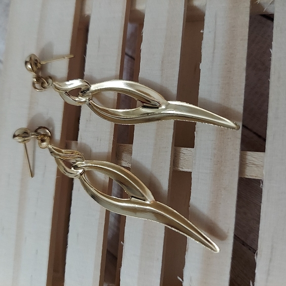 E1700 Gold Drop Earrings - Picture 14 of 16
